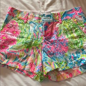 Size 10 Lilly Pulitzer Callahan shorts.